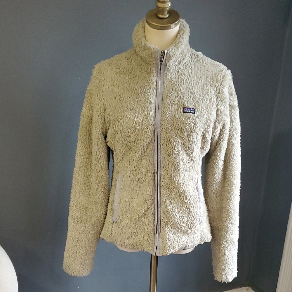 Patagonia Women's Soft Cream Teddy Jacket - Picture 3 of 15